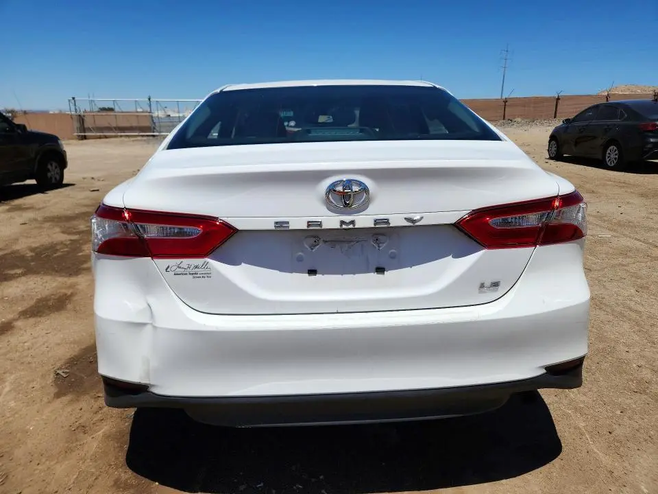 2018 TOYOTA CAMRY LE  
