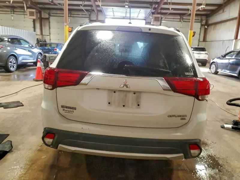 2016 MITSUBISHI OUTLANDER SE  