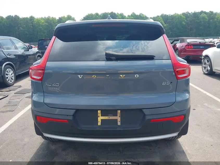 2023 VOLVO XC40 B5 PLUS BRIGHT THEME