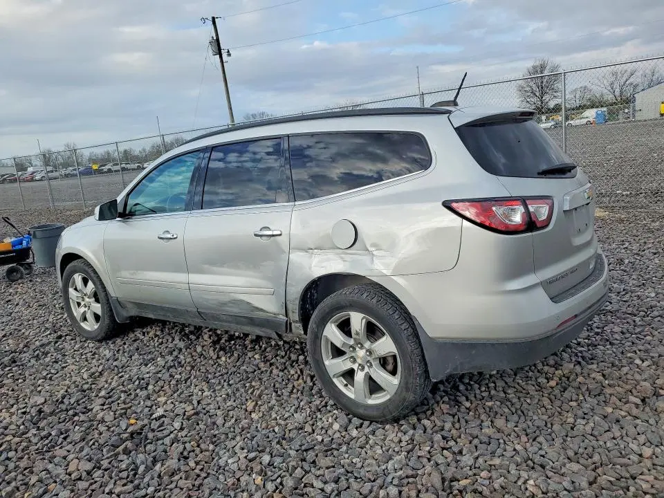 2017 CHEVROLET TRAVERSE LT  