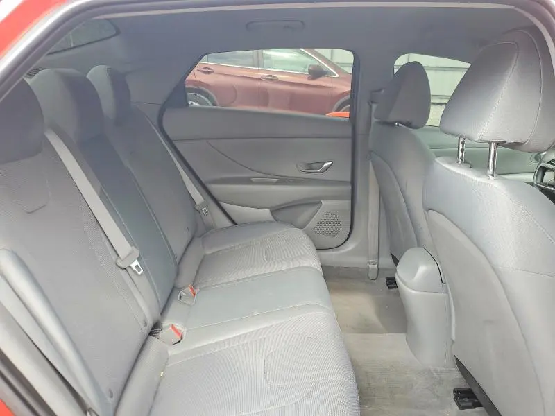 2021 HYUNDAI ELANTRA SE  