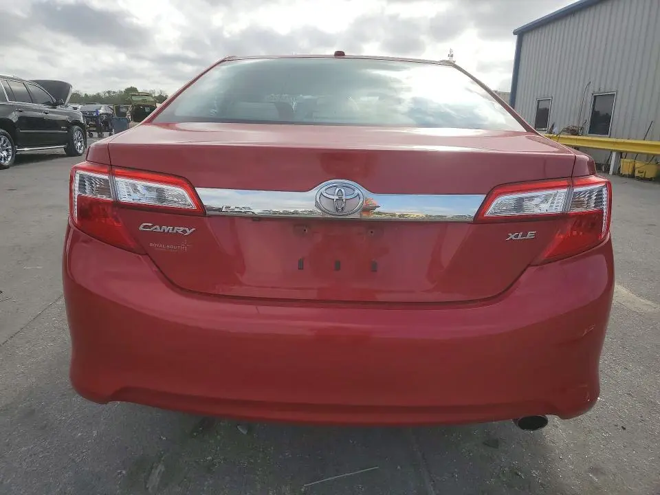 2012 TOYOTA CAMRY XLE  