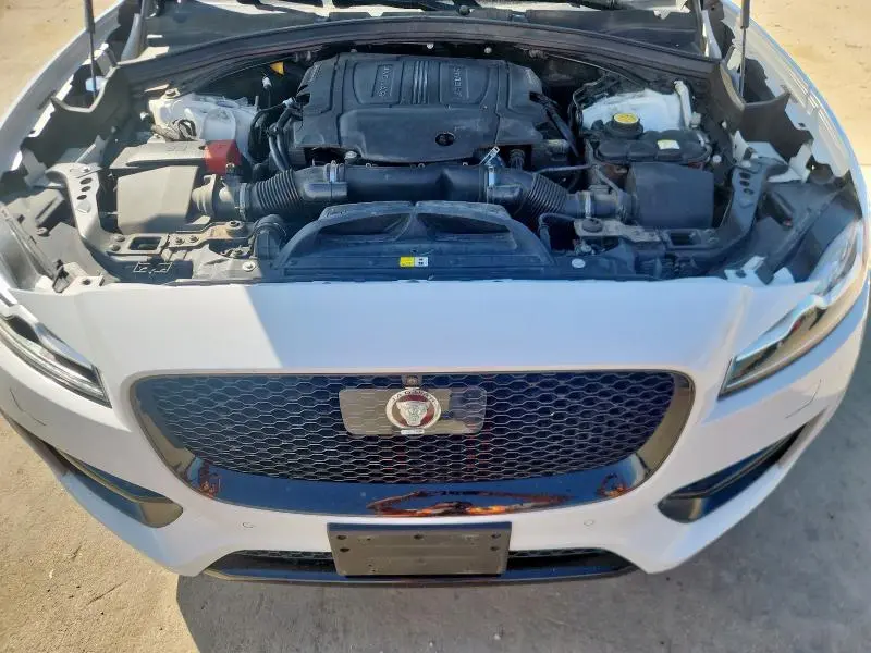 2018 JAGUAR F-PACE R - SPORT  