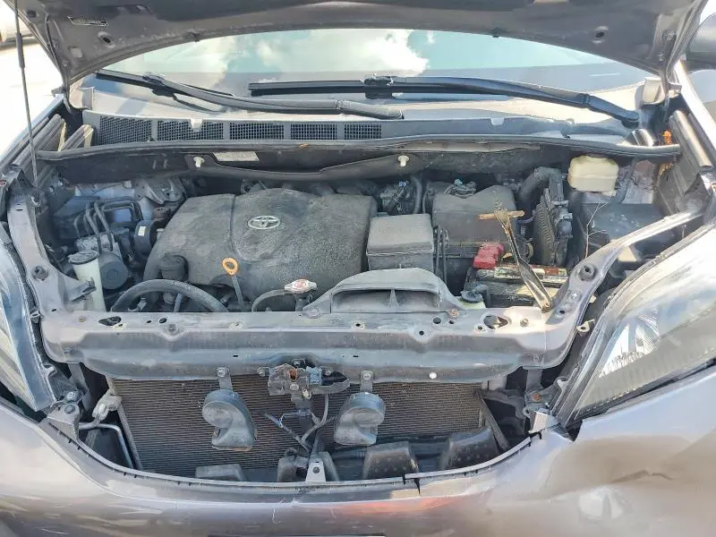 2017 TOYOTA SIENNA XLE PREMIUM 8-PASSENGER  