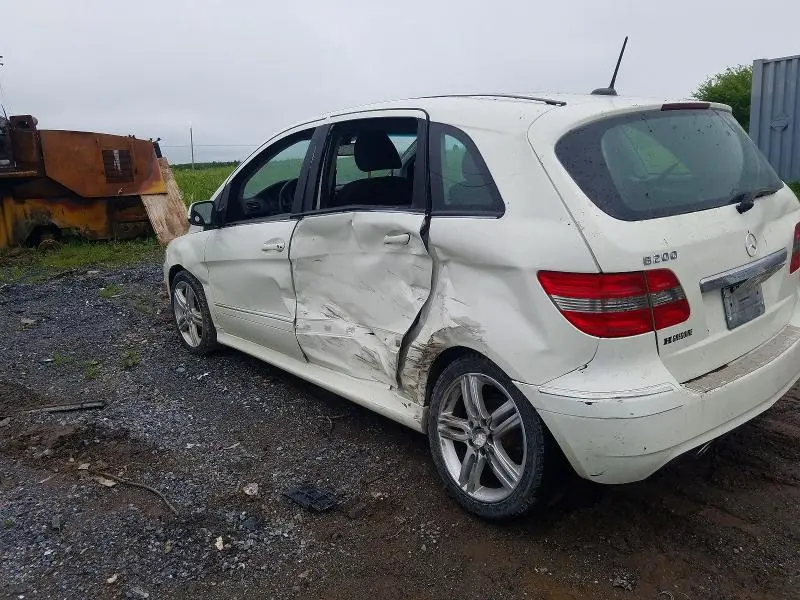 2011 MERCEDES-BENZ B200   