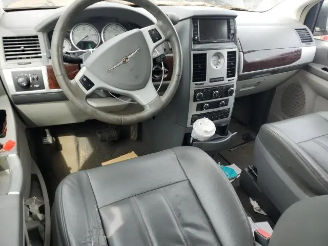 2010 CHRYSLER TOWN & COUNTRY TOURING  