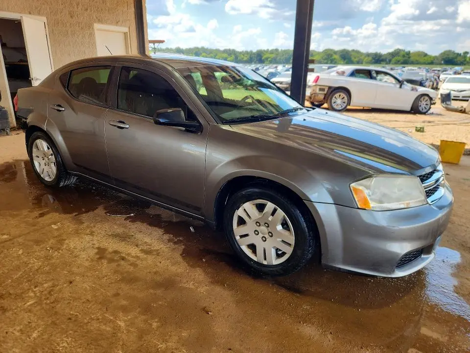 2013 DODGE AVENGER SE  