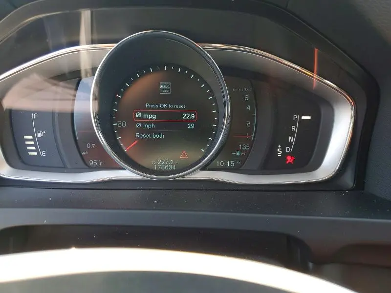 2015 VOLVO V60 PREMIER+  