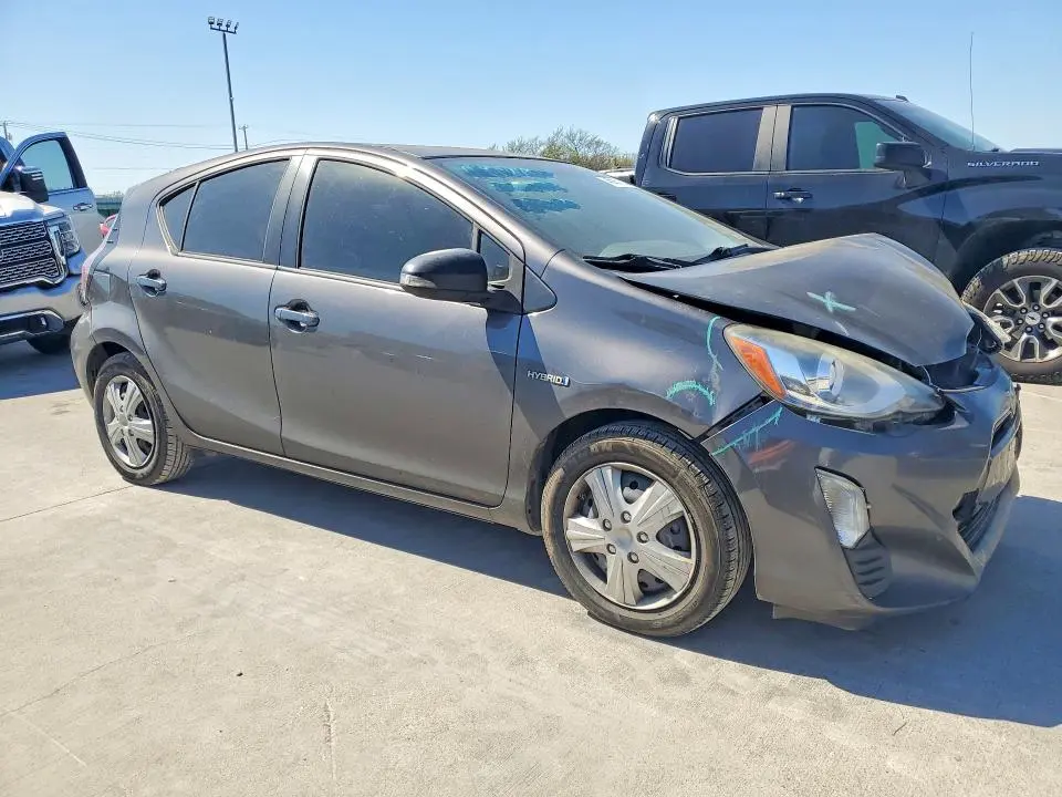 2016 TOYOTA PRIUS C TWO  