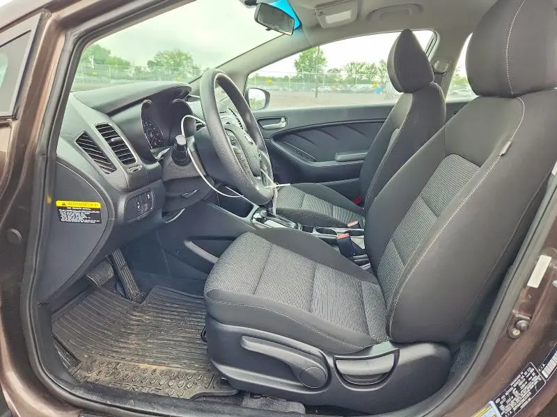 2017 KIA FORTE LX  