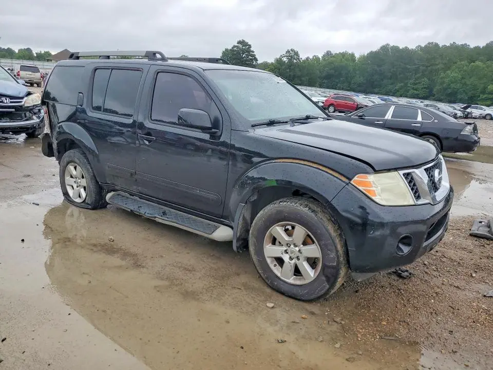 2011 NISSAN PATHFINDER S  