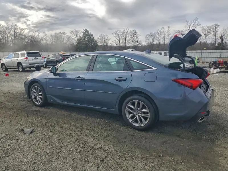 2022 TOYOTA AVALON XLE  