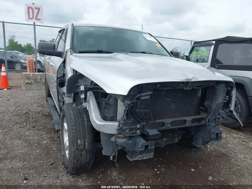 2016 RAM 1500 SLT