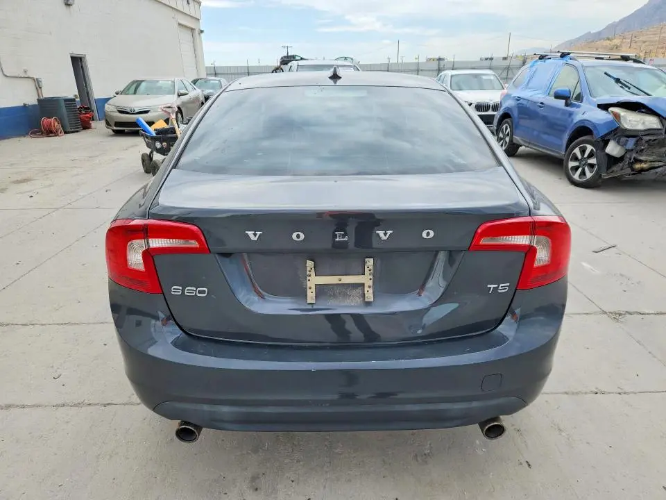2012 VOLVO S60 T5  