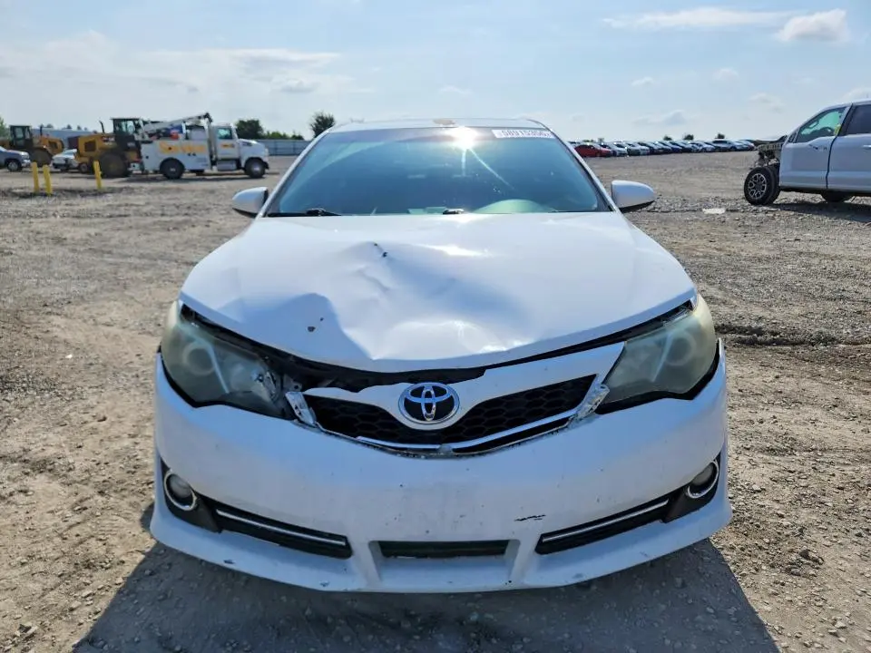2013 TOYOTA CAMRY SE  