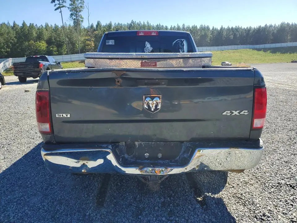 2017 RAM 1500 SLT  