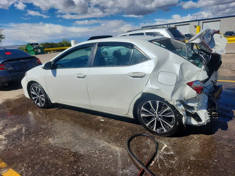 2017 TOYOTA COROLLA SE  