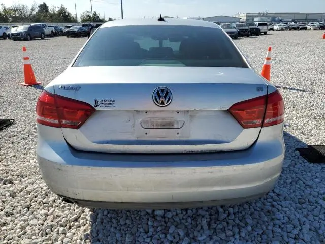 2013 VOLKSWAGEN PASSAT SE  