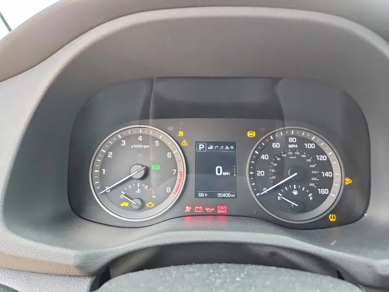 2017 HYUNDAI TUCSON SE PLUS  