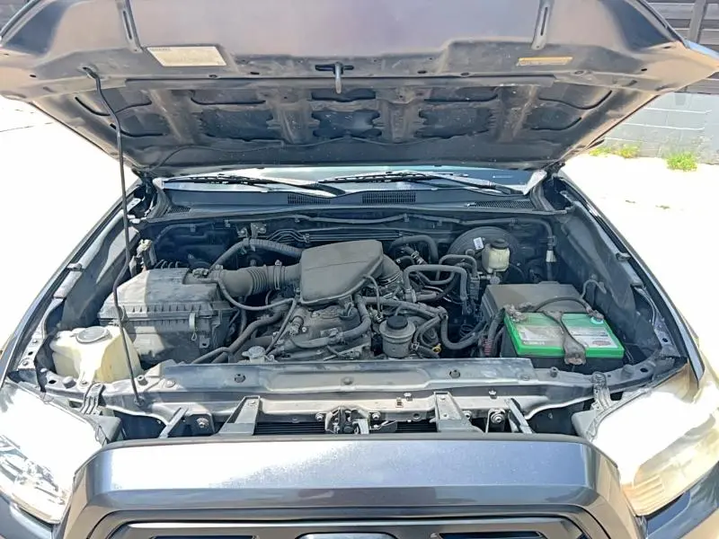2018 TOYOTA TACOMA SR  