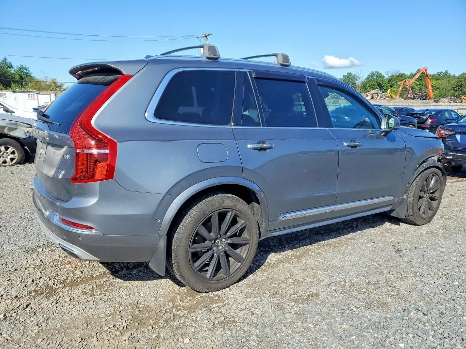 2016 VOLVO XC90 T6  