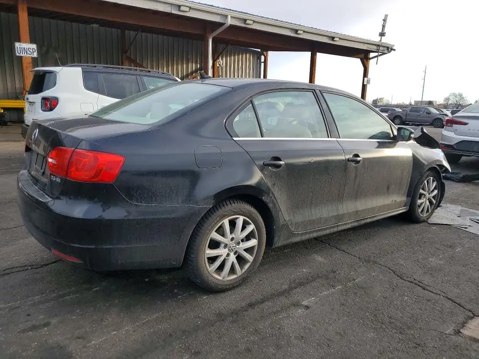 2013 VOLKSWAGEN JETTA SE  