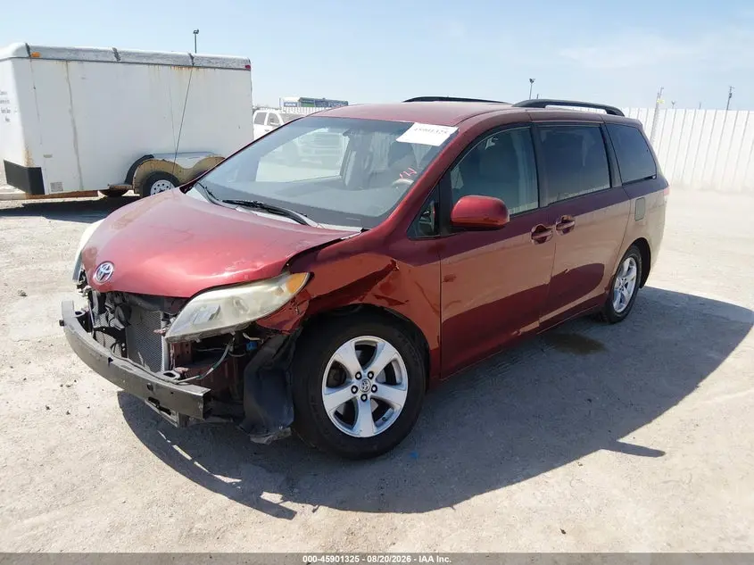 2014 TOYOTA SIENNA LE V6 8 PASSENGER