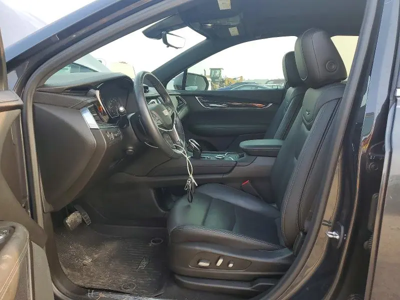 2022 CADI XT5 PREMIU   