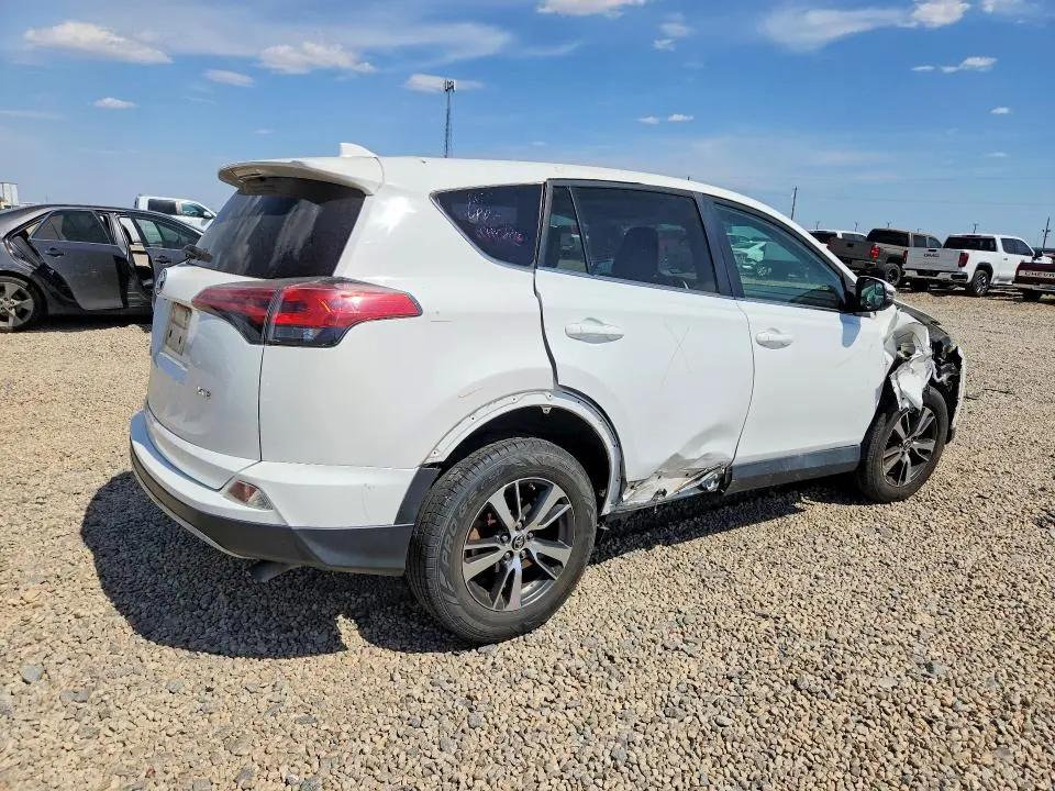 2018 TOYOTA RAV4 XLE  