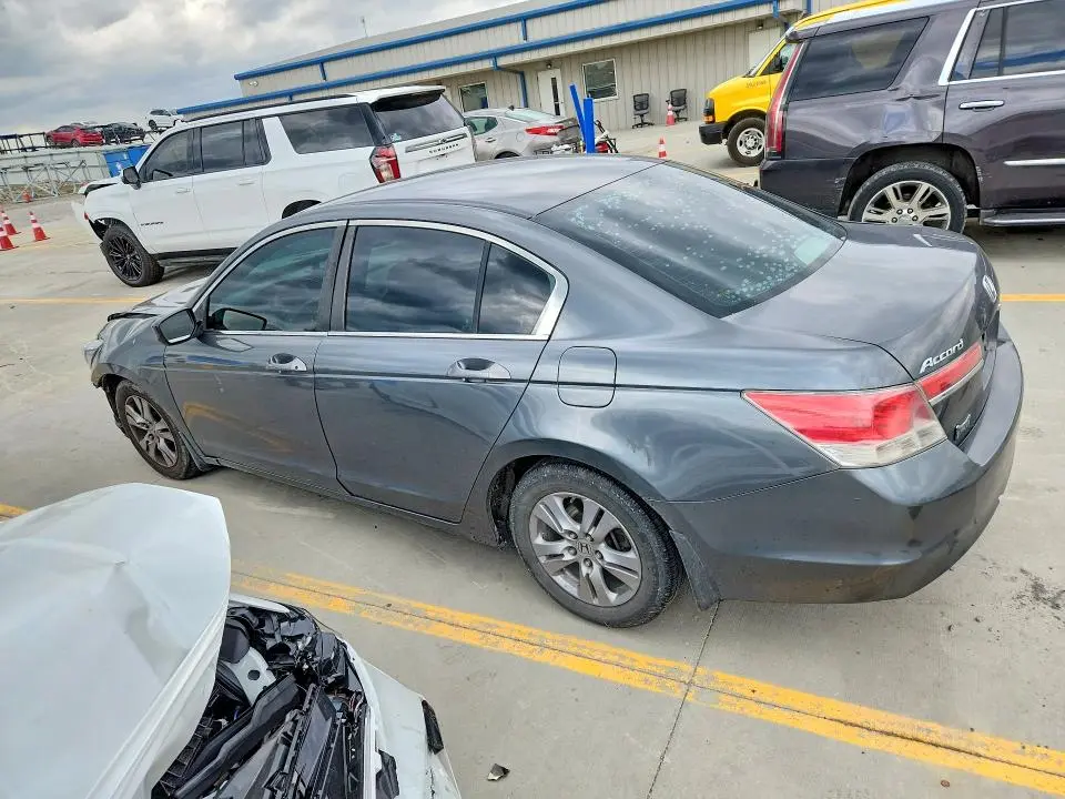 2011 HONDA ACCORD LXP  