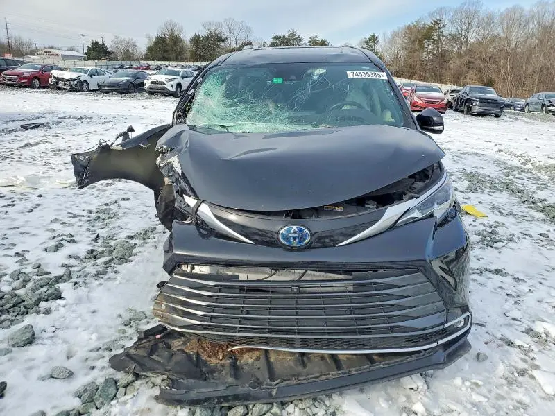 2022 TOYOTA SIENNA LIMITED  
