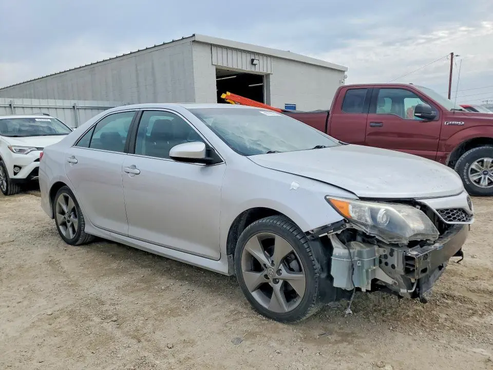 2014 TOYOTA CAMRY SE SPORT  
