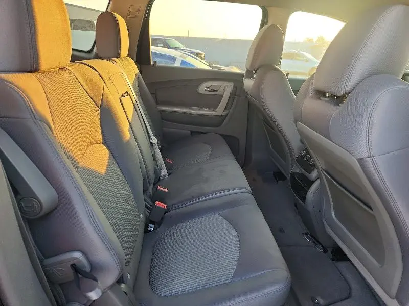 2011 CHEVROLET TRAVERSE LS  