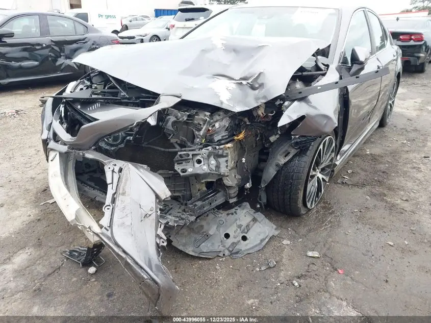 2018 TOYOTA CAMRY SE