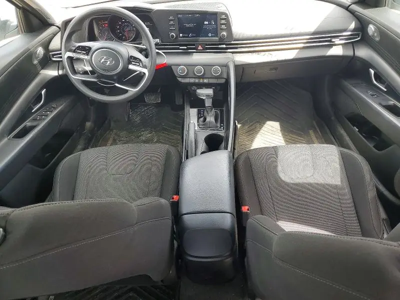 2023 HYUNDAI ELANTRA SE  
