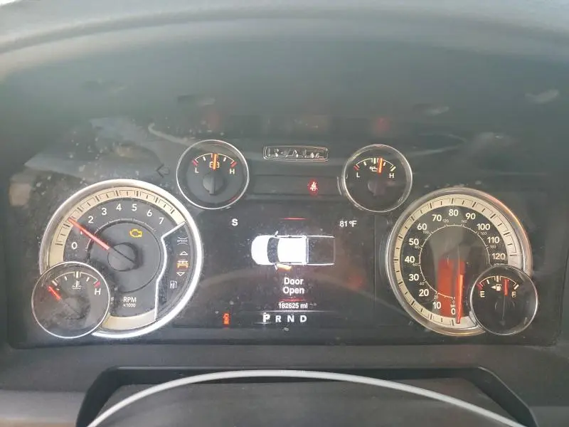2016 RAM 1500 SLT  