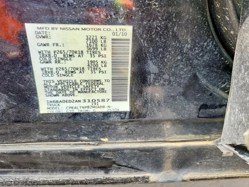 2010 NISSAN TITAN SE  