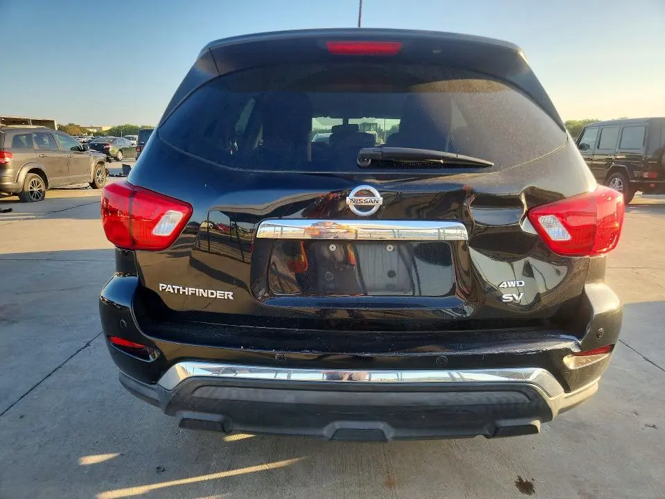 2017 NISSAN PATHFINDER SV  