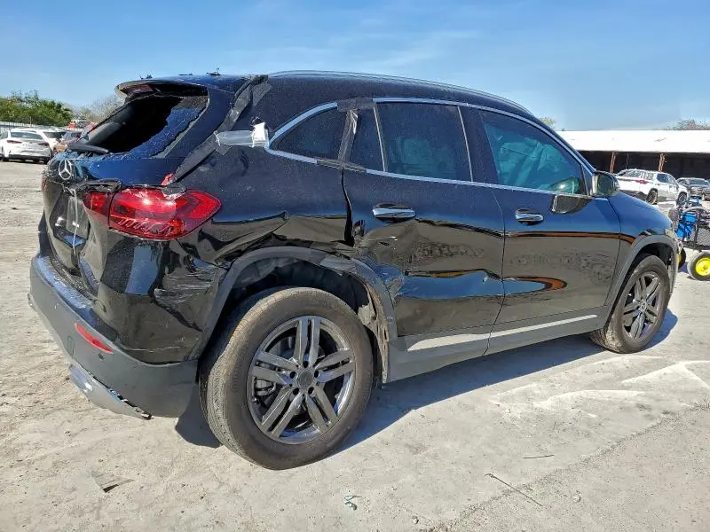 2025 MERCEDES-BENZ GLA 250  