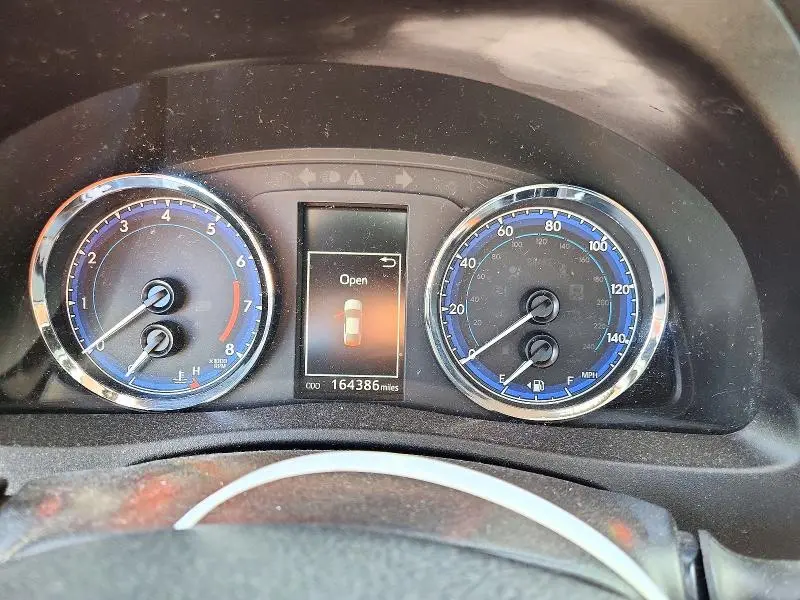 2019 TOYOTA COROLLA SE  