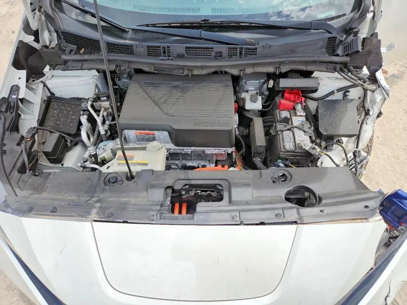 2022 NISSAN LEAF SV  