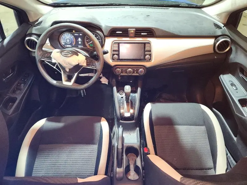 2022 NISSAN VERSA SV  