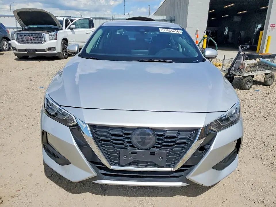 2022 NISSAN SENTRA SV  