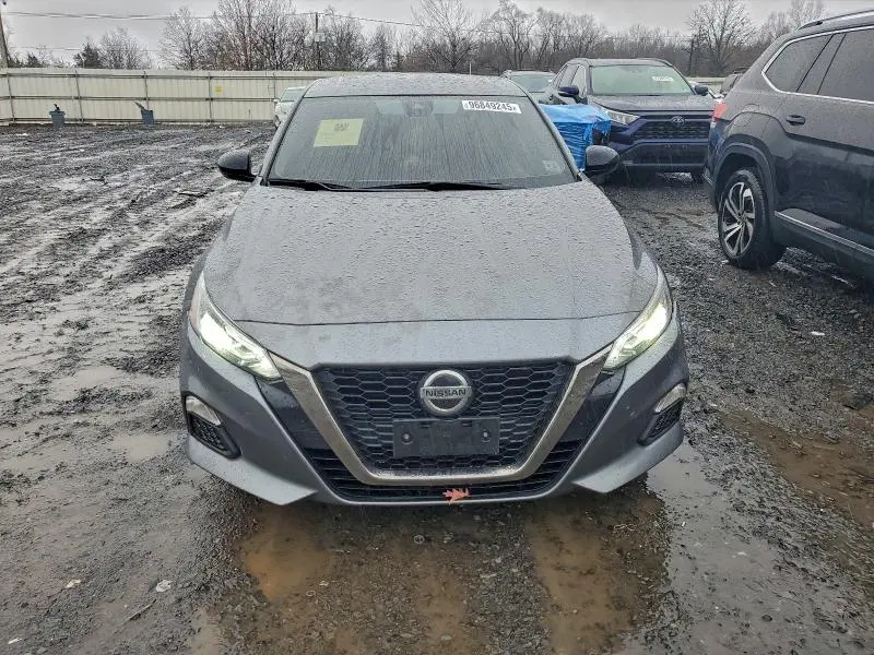 2021 NISSAN ALTIMA SR  