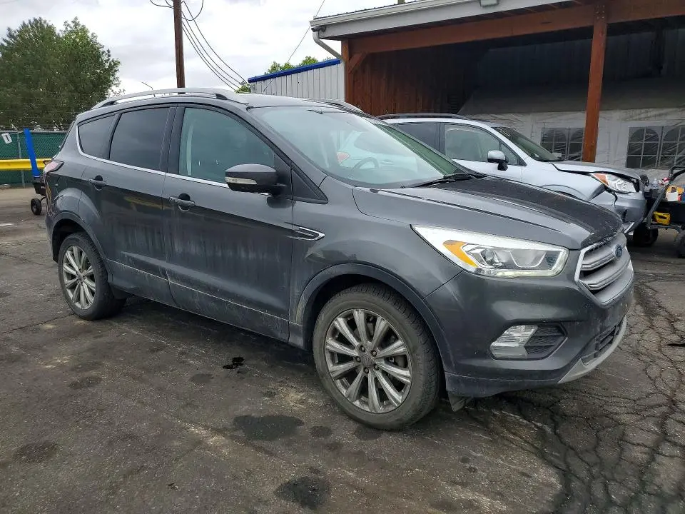 2017 FORD ESCAPE TITANIUM  