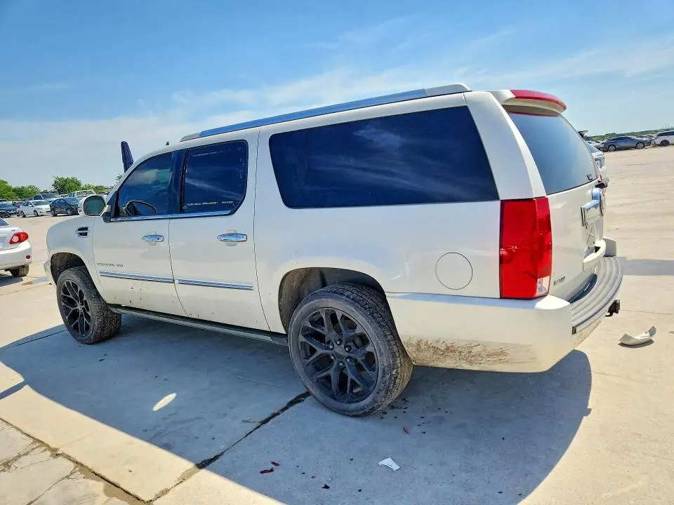 2010 CADILLAC ESCALADE ESV PREMIUM  