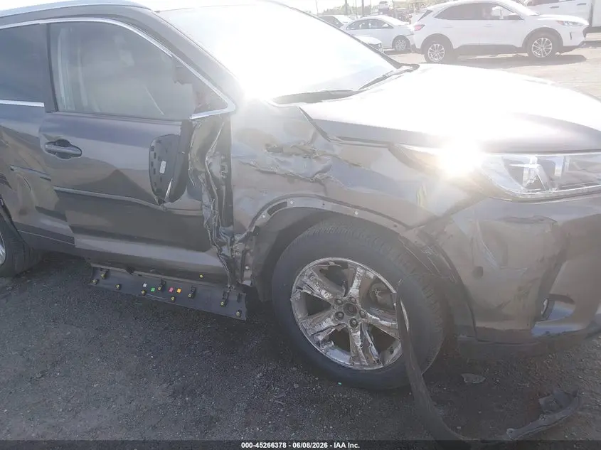 2017 TOYOTA HIGHLANDER LIMITED