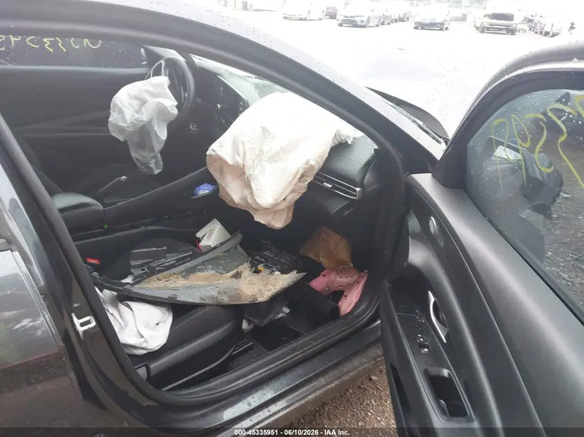 2021 HYUNDAI ELANTRA SE