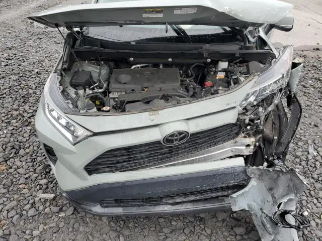 2021 TOYOTA RAV4 XLE  