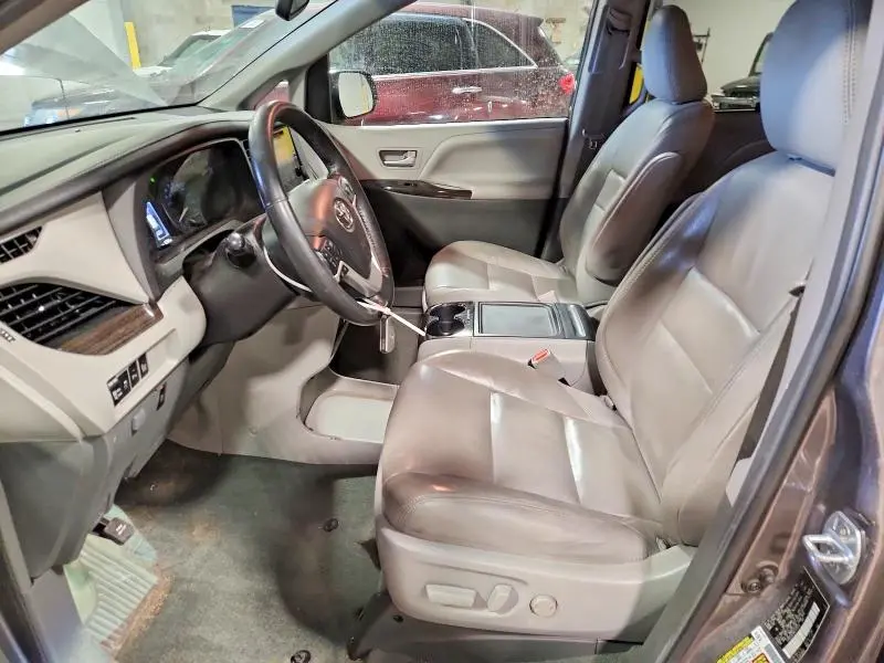 2017 TOYOTA SIENNA XLE 7-PASSENGER  